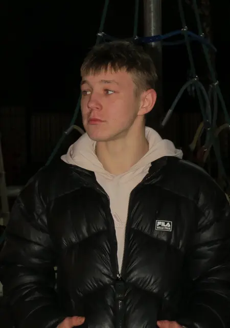 Я Руслан, 19, из Уфы, ищу знакомство для приятного времяпровождения