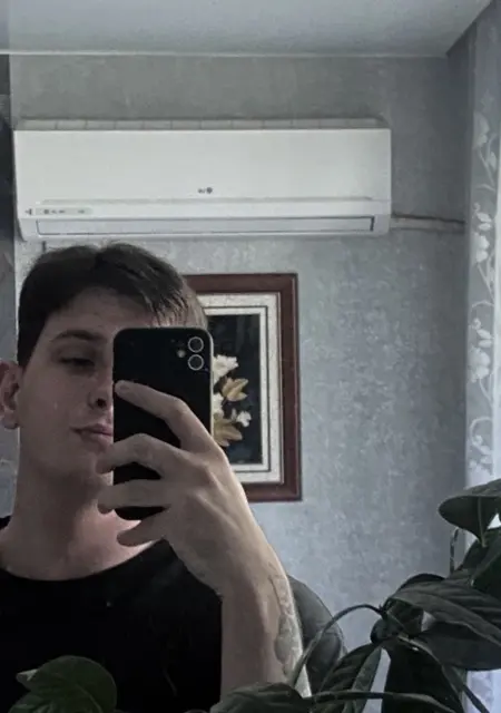 Константин из Владивостока, ищу на сайте знакомства на одну ночь