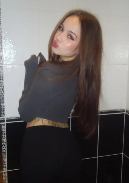 Даша из Перми, мне 18, познакомлюсь для приятного времяпровождения