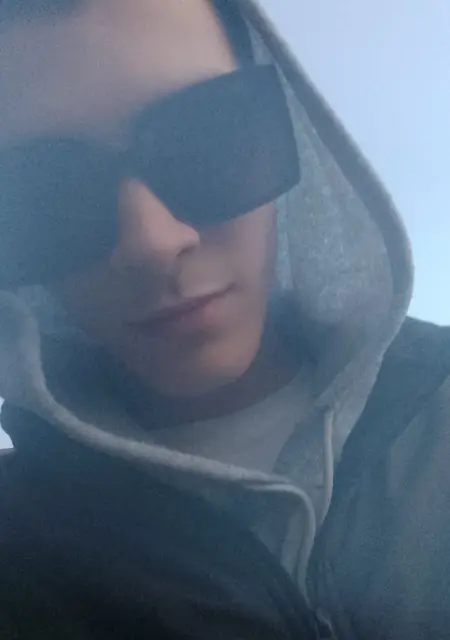 Александр из Читы, мне 18, познакомлюсь для постоянных отношений