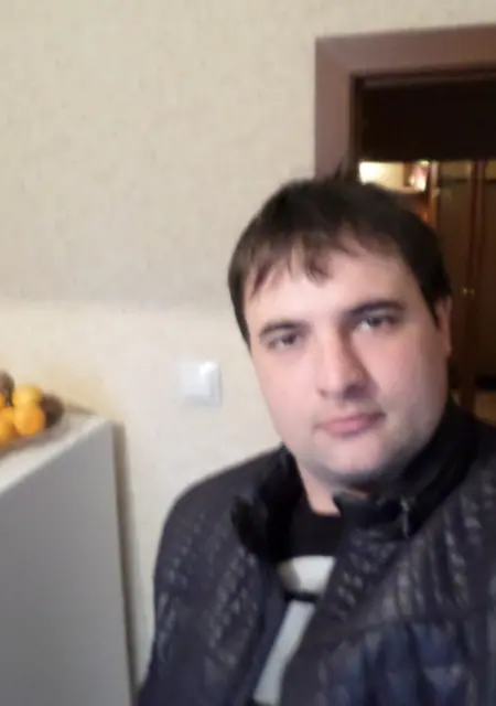 Я Рашид, 42, знакомлюсь без обязательств в Чебоксарах