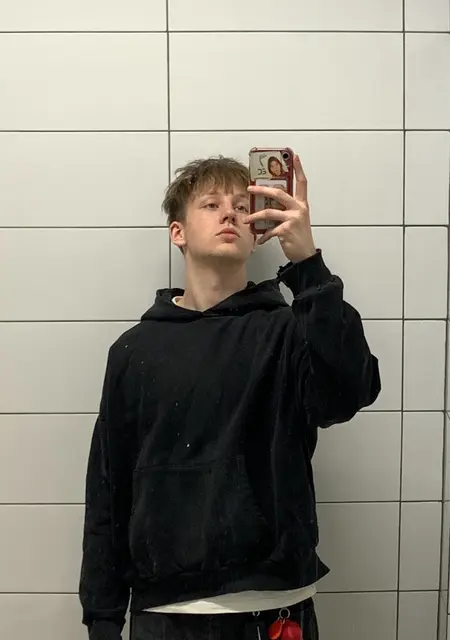 Никита из Перми, мне 21, познакомлюсь на одну ночь