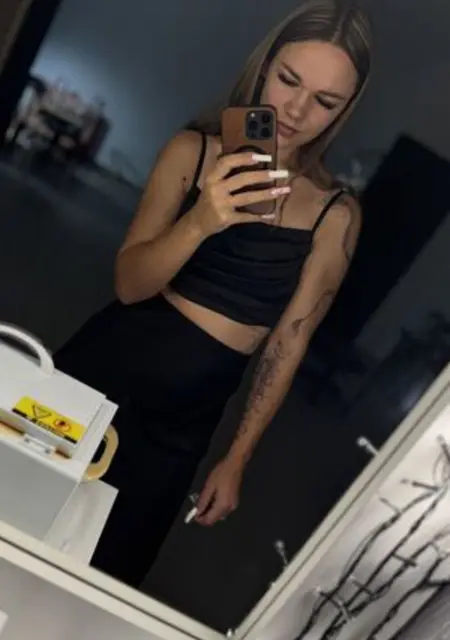 Я Мари, 20, из Владикавказа, ищу знакомство для приятного времяпровождения