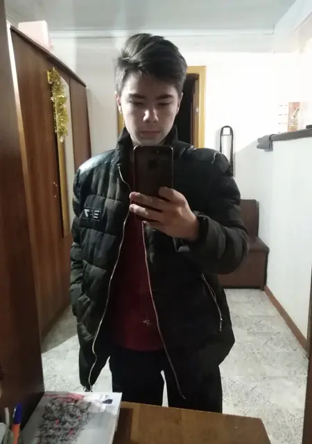 Roman из Улан-Удэ, мне 19, познакомлюсь без обязательств