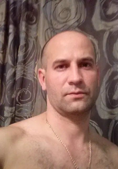 Саша из Нижневартовска, мне 41, познакомлюсь на одну ночь