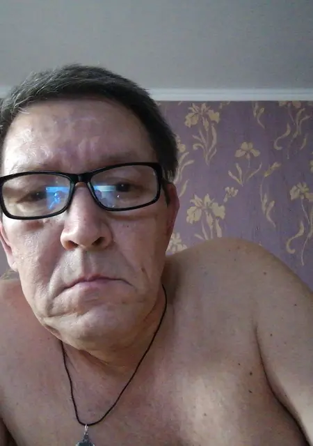 Михаил из Саратова, мне 64, познакомлюсь на одну ночь