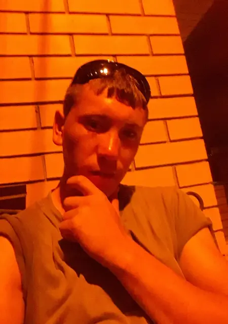 Я Андрей, 21, из Новосибирска, ищу знакомства без обязательств