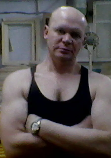 Viktor из Челябинска, ищу на сайте знакомства без обязательств