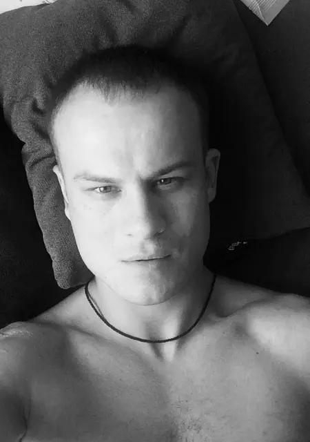 Я Андрей, 42, из Климовска, ищу знакомства без обязательств