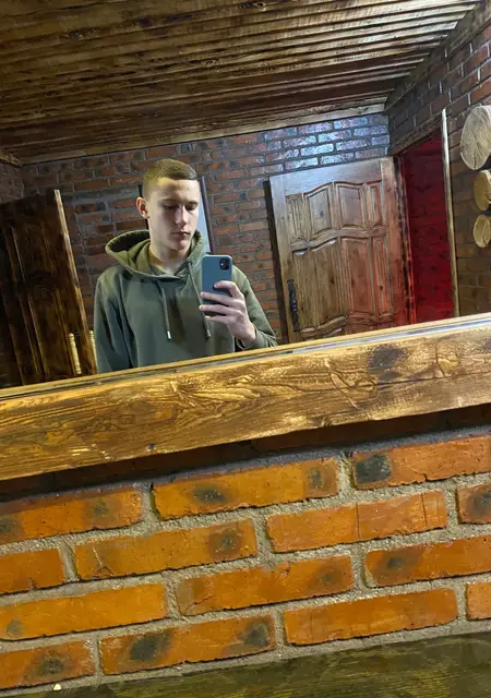 Данил из Благовещенска, мне 20, познакомлюсь для общения