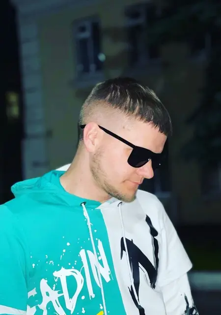 Я Эдуард, 28, знакомлюсь без обязательств в Брянске