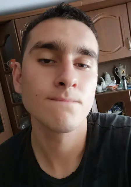 Тагир из Прохладного, мне 23, познакомлюсь без обязательств