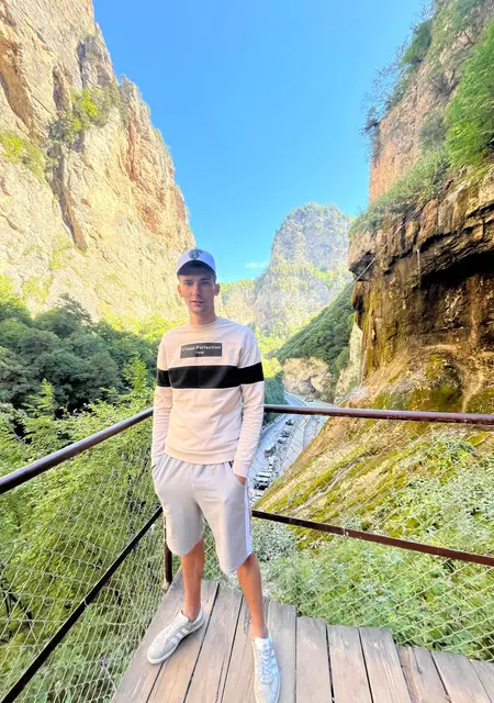 Nikita из Джубга, ищу на сайте знакомства на одну ночь