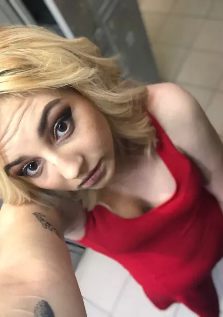 Я Валерия, 27, из Красноярска, ищу знакомство для общения