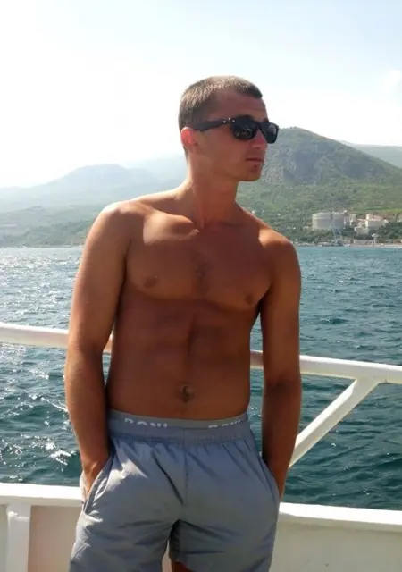 Я Слава, 36, из Уварова, ищу знакомства без обязательств