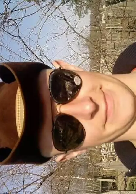 Вован из Юхнова, ищу на сайте знакомства на одну ночь