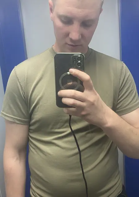 Я Иван, 23, знакомлюсь без обязательств в Москве