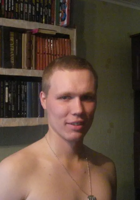 Илья из Гукова, мне 37, познакомлюсь для вирта