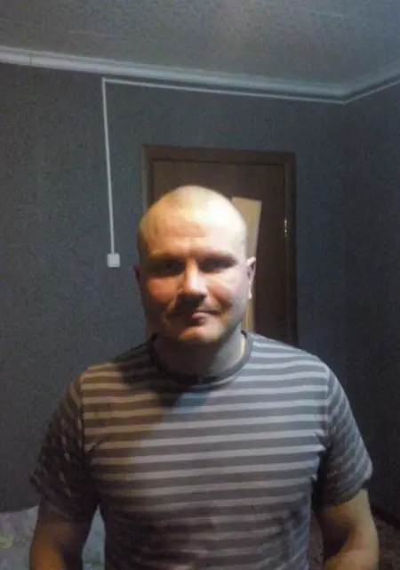 Дима из Арзамаса, мне 41, познакомлюсь на одну ночь