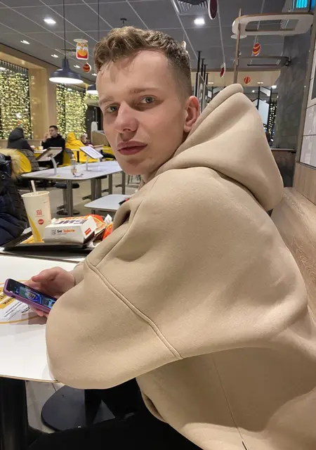 Геннадий из Бреста, мне 27, познакомлюсь на одну ночь