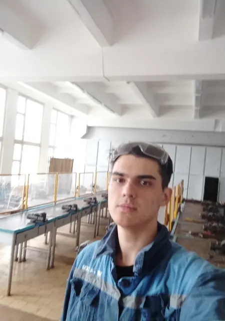 Михаил из Волгодонска, мне 21, познакомлюсь на одну ночь