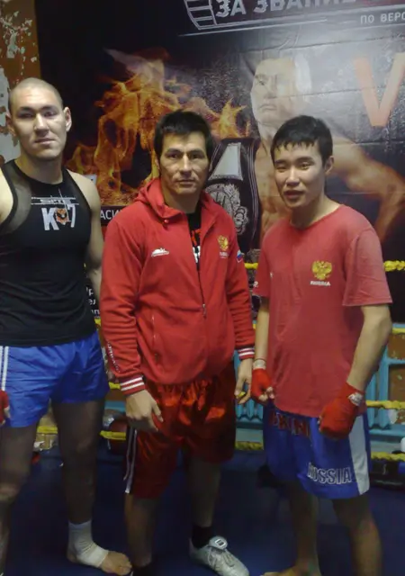 Алекс из Лагани, мне 37, познакомлюсь для общения