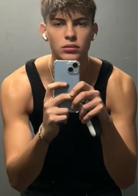 Дамир из Москвы, ищу на сайте общение