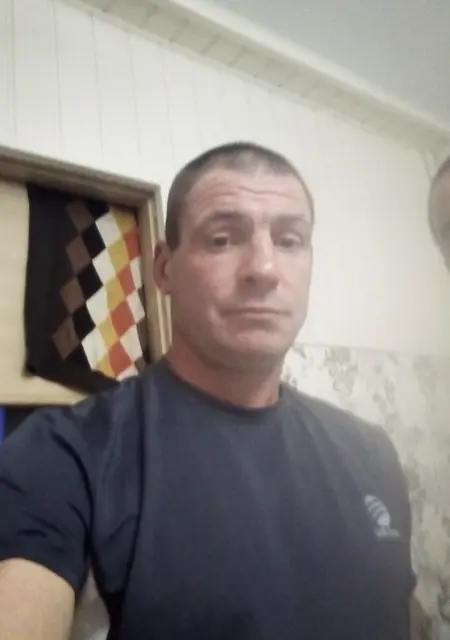 Владимир из Алушты, мне 43, познакомлюсь без обязательств