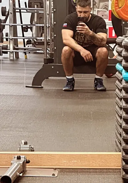 Алексей из Краснодара, мне 33, познакомлюсь на одну ночь