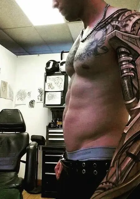 Незнакомец из Нижневартовска, мне 41, познакомлюсь на одну ночь