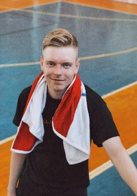 Я Саша, 34, знакомлюсь без обязательств в Мурино