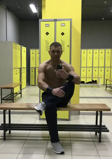 Я Роман, 44, знакомлюсь без обязательств в Красноярске