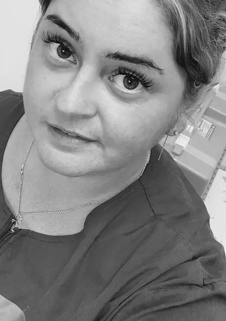 Я Елена, 37, знакомлюсь для приятного времяпровождения в Кирове