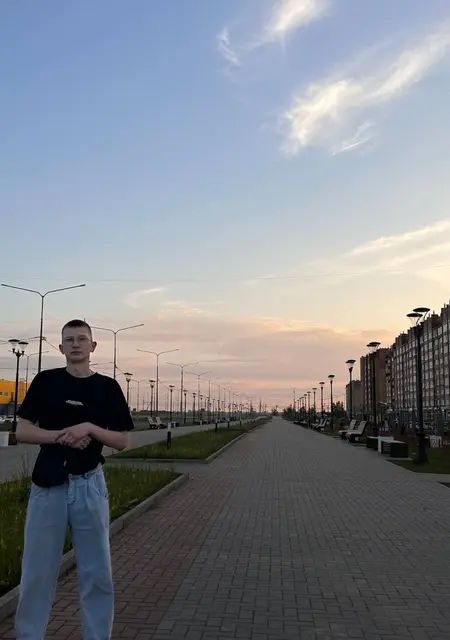 Миша из Орла, мне 19, познакомлюсь без обязательств