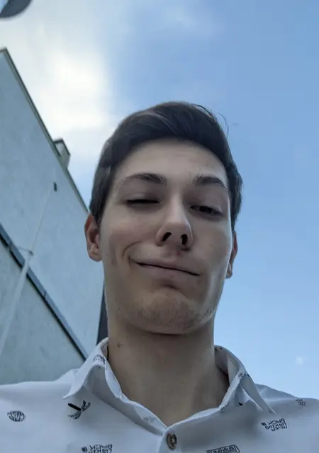 Я Матвей, 21, из Таганрога, ищу знакомства без обязательств