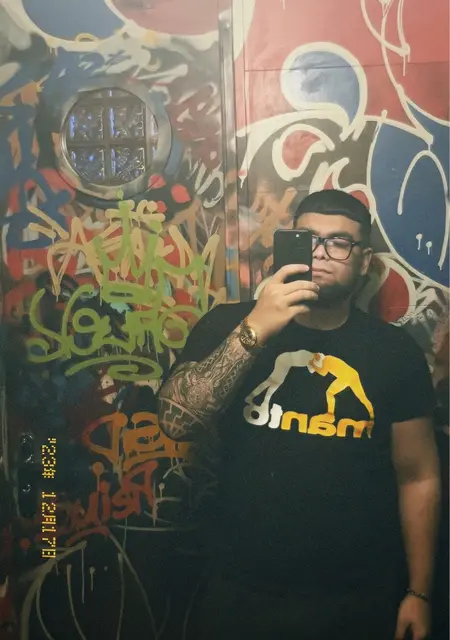 Я Давид, 25, знакомлюсь для приятного времяпровождения в Колпине