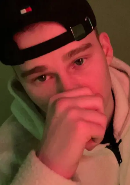 Я Arseny, 19, знакомлюсь для приятного времяпровождения в Иркутске