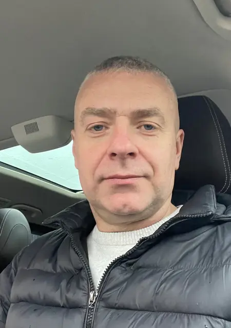 Я Влад, 48, из Порхова, ищу знакомства на одну ночь