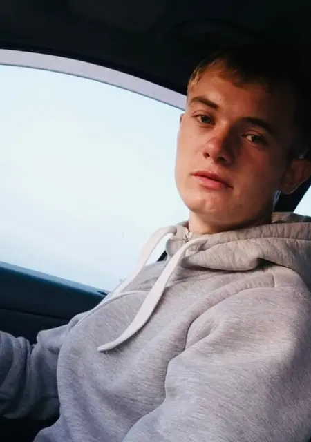 Я Илья, 24, знакомлюсь без обязательств в Тынде