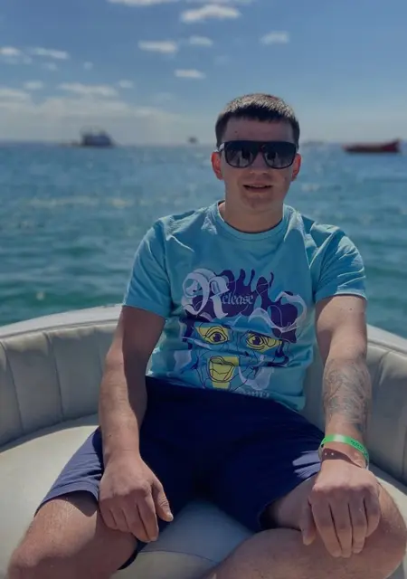 Андрей из Житомира, ищу на сайте приятное времяпровождение