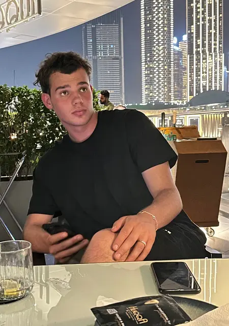 Я Artem, 23, знакомлюсь для приятного времяпровождения в Бийске