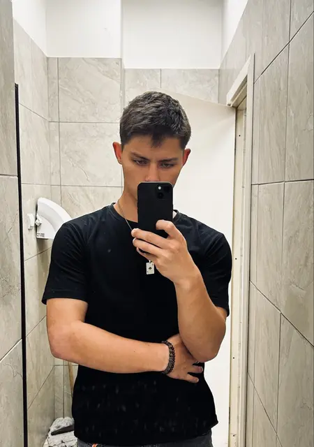 Я Артём, 18, знакомлюсь для дружбы в Лыткарине