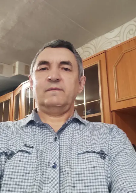Александр из Бугульмы, мне 49, познакомлюсь на одну ночь