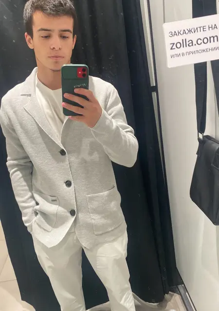 Я Артур, 19, из Брянска, ищу знакомство для постоянных отношений