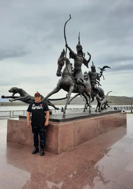 Я Хуза, 52, из Красноярска, ищу знакомство для приятного времяпровождения