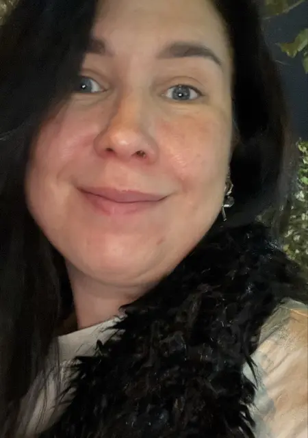 Я Анна, 63, из Екатеринбурга, ищу знакомство для приятного времяпровождения