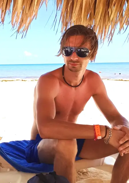 Я Денис, 30, из Петушков, ищу знакомства без обязательств