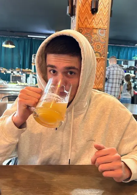 Я Emil, 27, знакомлюсь для общения в Нижневартовске