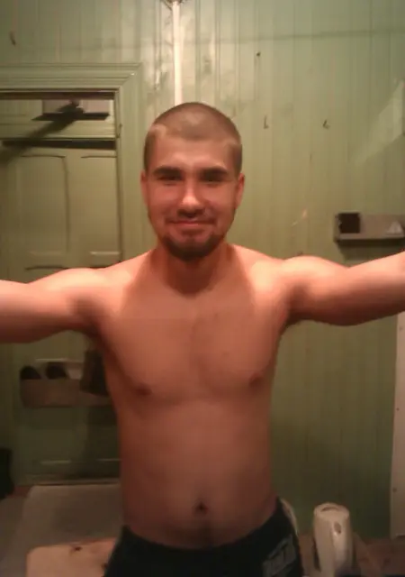 Я Дима, 33, знакомлюсь для приятного времяпровождения в Усинске