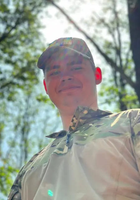 Я Дима, 18, знакомлюсь без обязательств в Кирове